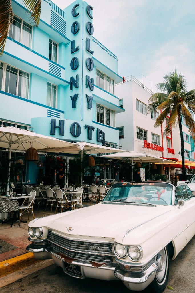 Why Mid-Century Modern Architecture Still Feels Iconic jing chen amwm4mgejyu unsplash