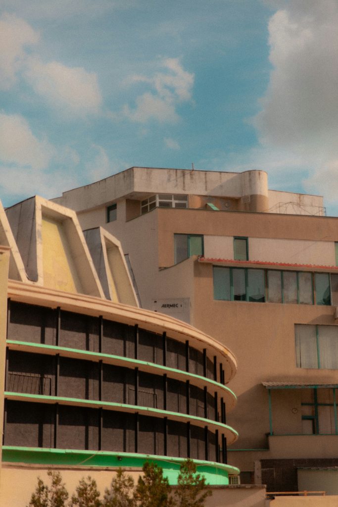 Why Mid-Century Modern Architecture Still Feels Iconic klaudia borowiec ppdh24xpu e unsplash